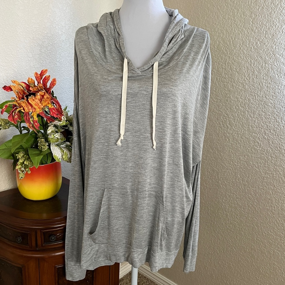 NWOT Jessie Blu HiLo Pullover Hooded Top